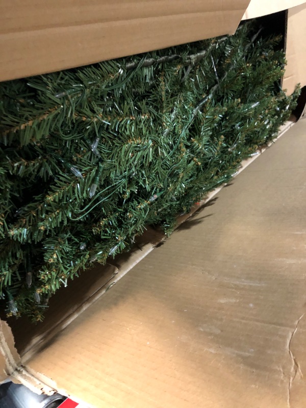 Photo 1 of *****SEE NOTES*****
National Tree Company 7.5 ft Pre-Lit Dunhill Fir Artificial Christmas Tree, 700 LED Lights, 2,514 Tips, Foot Pedal, 10 Light Functions, Includes Stand, Green