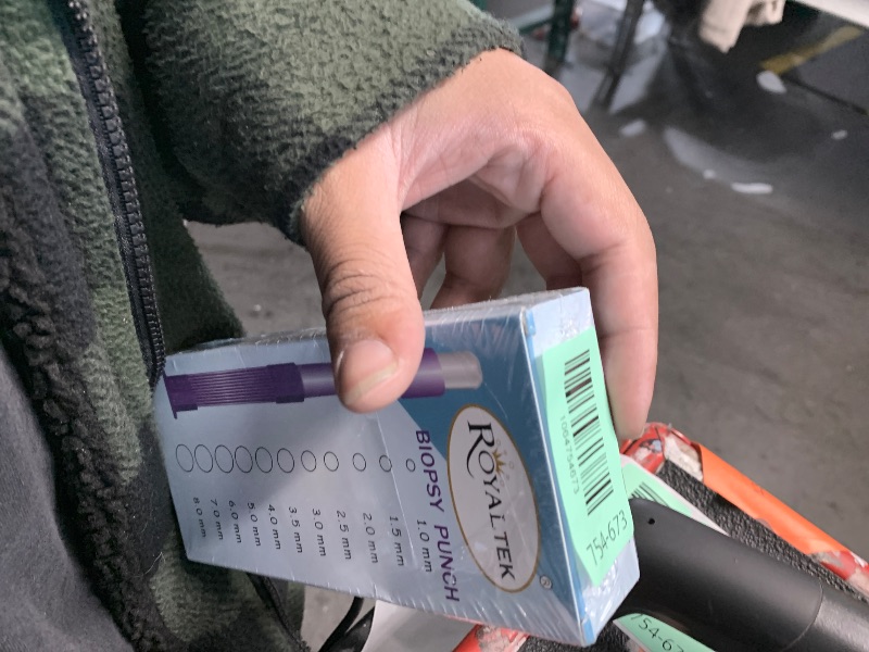 Photo 1 of ***FACTORY SEALED***
Scientific Labwares Disposable Punch Biopsy with Protective Cap, 4.0mm, Sterile, Single Punch Blade