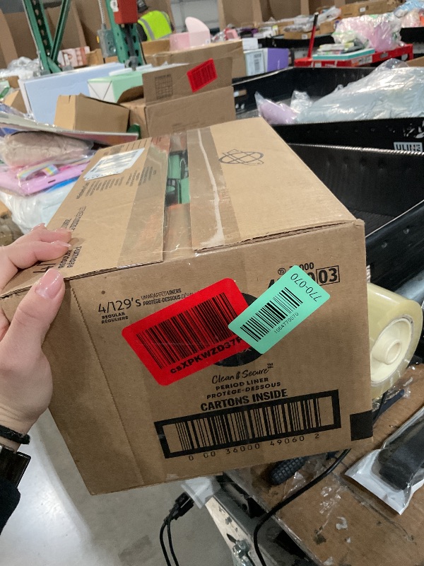 Photo 1 of (ONLY 3 BOXeS) U by Kotex Clean & Secure Panty Liners, Light Absorbency, Regular Length, 516 Count (4 Packs of 129) (Packaging May Vary)