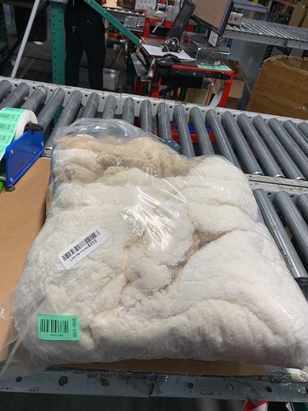 Photo 1 of ***NONFUNCTIONAL*** Heated Throw Blanket Wearable Battery Operated, 59" x 63" Cordless Portable Electric Blanket Wrap Poncho, Outdoor Heated Shawl 8 Heating Zones, For Travel,Camping,Bed?Battery Not Included?