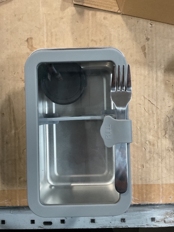 Photo 1 of *** used**
Bakpoco Stainless Steel Bento Box for Adult, 42oz Leak-Proof Lunch Box Containers with Adjustable Divider, Microwave-Safe, Metal Lunchbox with Glass Lid for Work Travel, Silver