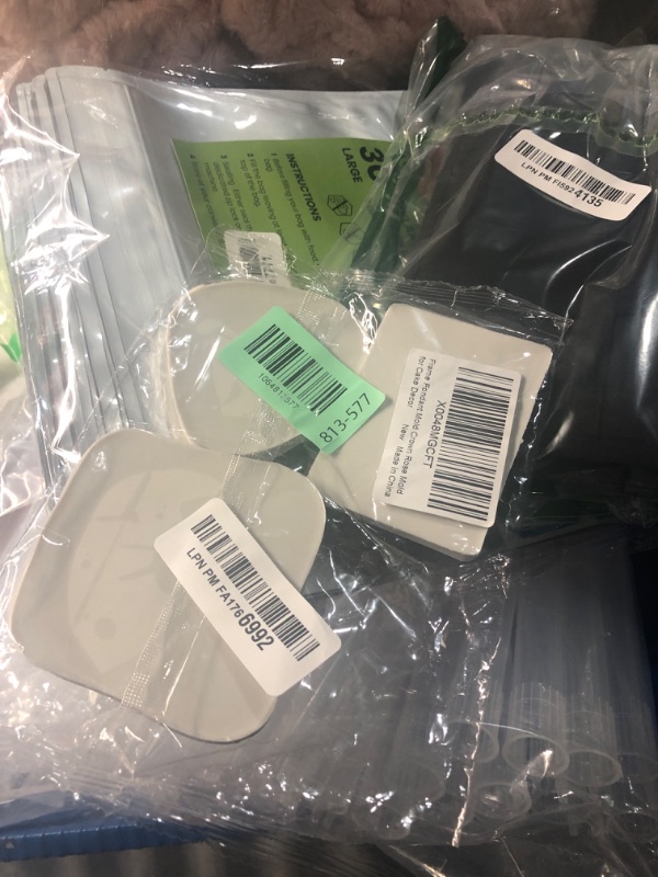 Photo 1 of Vintage Picture Frame Fondant Mold Baroque Style Crown Rose Flower Silicone Mold for Chocolate Sugarcraft Cupcake Topper Jewelry Polymer Clay Crafting Projects