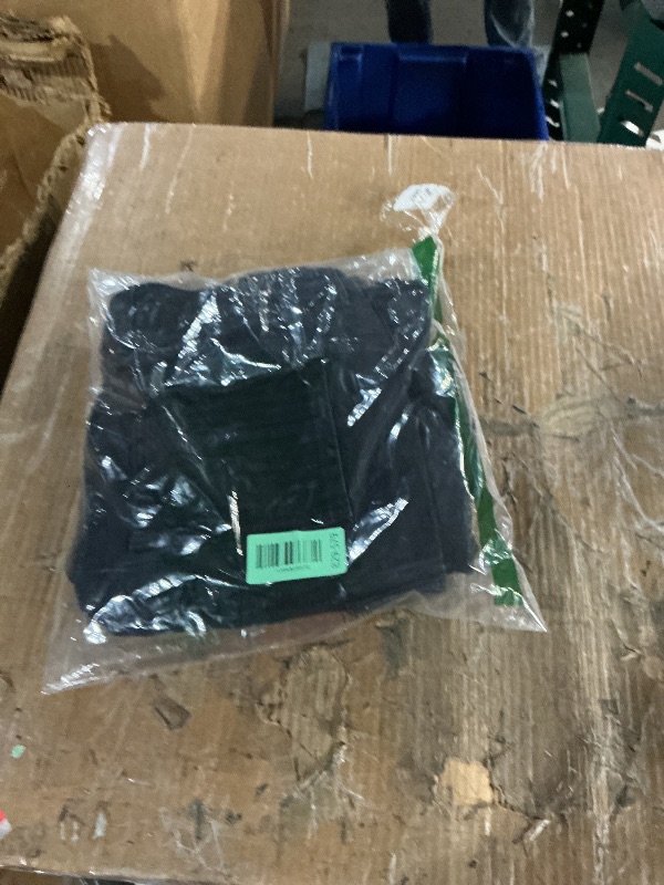 Photo 1 of Amazon Essentials Men's Straight-Fit Stretch Cargo Pant (Available in Big & Tall), Black, 32W x 30L