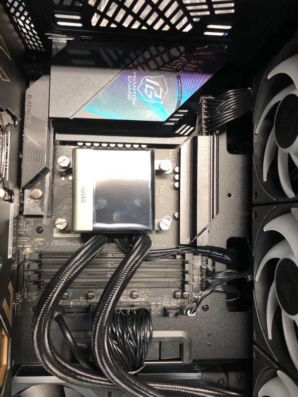 Photo 1 of ***PARTS ONLY***ZOTAC MEK Computer Gaming PC Enhanced with NVIDIA GeForce RTX 5090, AMD Ryzen 7 9700X 5.5GHz, 32GB DDR5 RGB, 2TB NVME M.2 SSD, 1300W 80+ Gold Power Supply