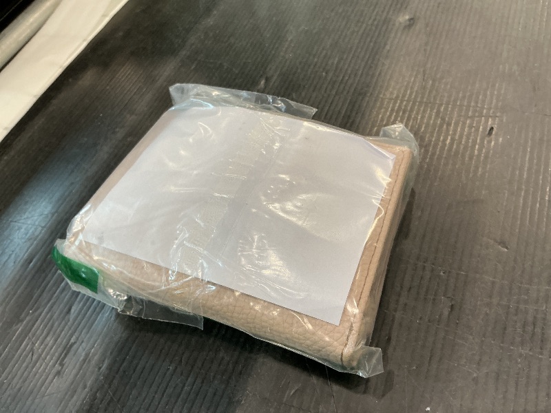 Photo 1 of *USED*
Julia Buxton Pebble RFID Lexington Wallet White Pepper