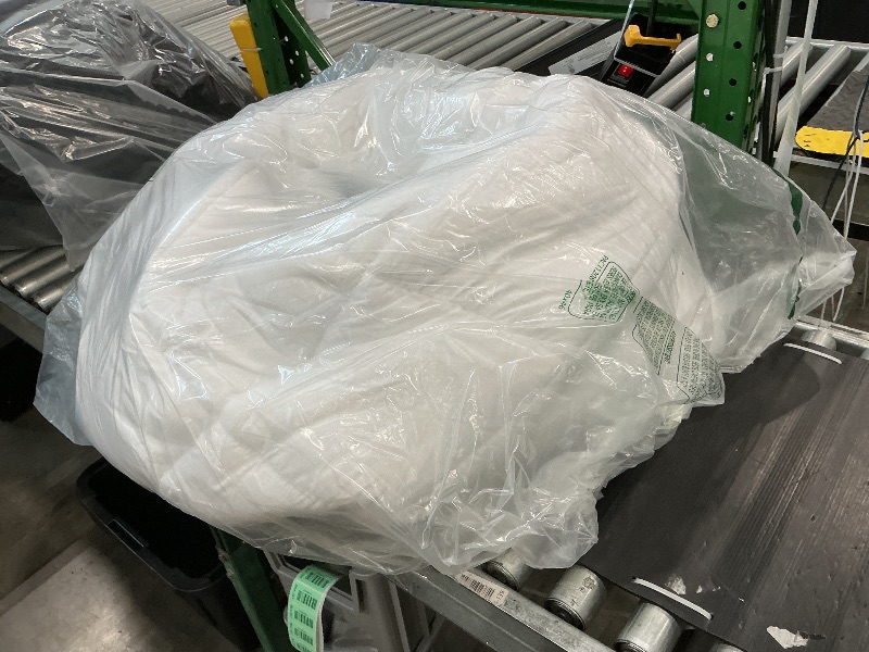 Photo 1 of ***MAJOR DAMAGE*** Ultra Soft Queen Size Mattress Topper - Viscose Made from Bamboo Pillow Top Mattress Pad for Back Pain Relief - Naturally Cooling for Hot Sleepers, Green