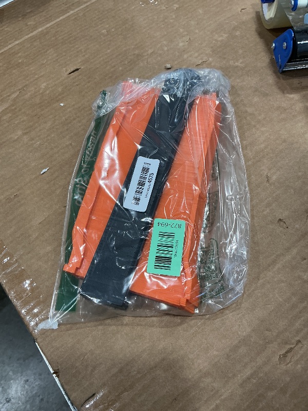 Photo 1 of 10 Inch Super Gauge Shape and Outline Tool, Contour Gauge Profile Tool with Lock, Measuring Tools Shape Duplicator Woodworking Tools