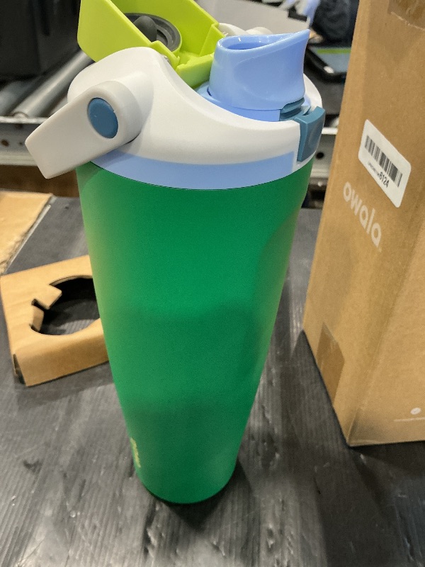 Photo 1 of ** SOLD AS IS, NO REFUND/RETURN** SEE COMMENTS!
Owala FreeSip Sway Insulated Stainless Steel Water Bottle with Two-Way Spout, Built-In Straw and Bucket Handle, Made for Travel, School, and Sports, 40oz, BPA Free, Leak Proof, Putting Green