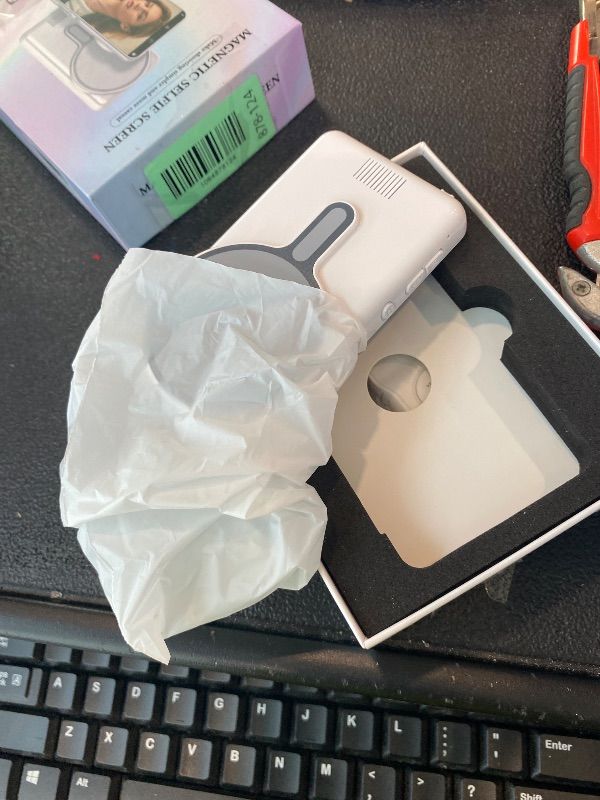 Photo 1 of *USED*
Vlog Selfie Monitor Screen, Back Camera Monitor Screen for iPhone, Wireless Magnetic Phone screen mirroring with Bluetooth Remote Speaker for YouTube Live Stream TikTok, Compatible with iPhone Android