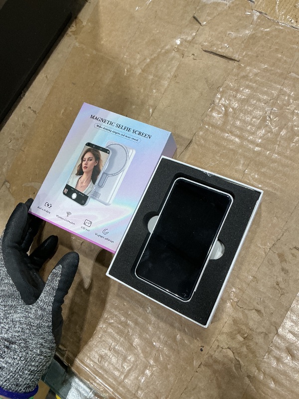 Photo 1 of *USED*
Vlog Selfie Monitor Screen, Back Camera Monitor Screen for iPhone, Wireless Magnetic Phone screen mirroring with Bluetooth Remote Speaker for YouTube Live Stream TikTok, Compatible with iPhone Android