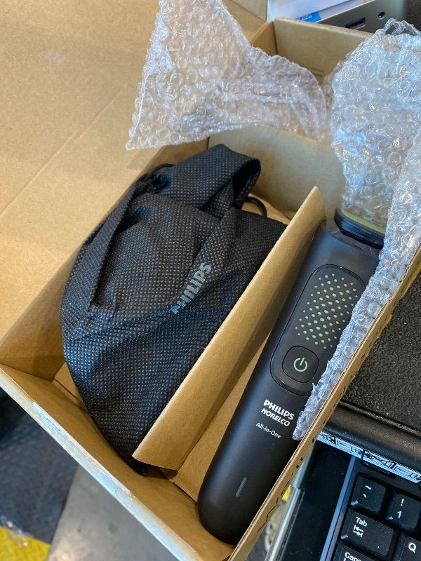 Photo 1 of *MISSING PARTS UNKNOWN*
Philips Norelco All-in-One 3000 Series 13 in 1 Trimmer, Beard Styler & Men's Hair Clipper, 9 Length Settings & Self-Sharpening Skin-Friendly Blades, MG3919/50