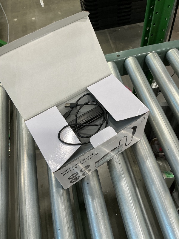 Photo 1 of *USED*
Portable Travel Bidet Electric Rechargeable Handheld Personal Bidet Sprayer for Personal Cleaning for Toilet with 2.3 liters Water container (Black)