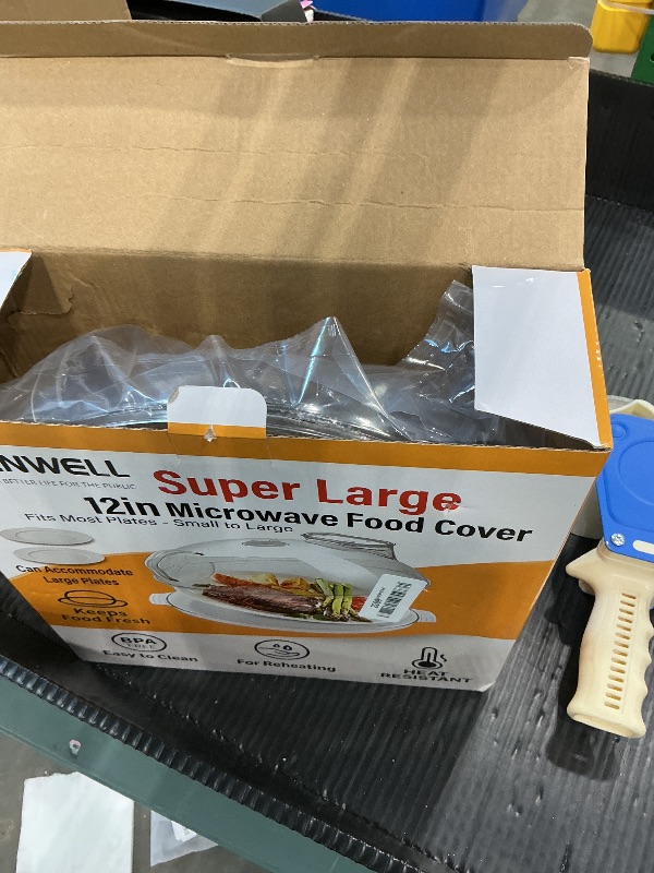 Photo 1 of *MINOR DAMAGE - USED*
WENWELL Microwave Splatter Cover for Food with Water Steamer 12 inch Clear Kitchen Integrated Handle Splatter Guard Plate Covers Microwave Lid BPA-Free, Clear Safe Plastic