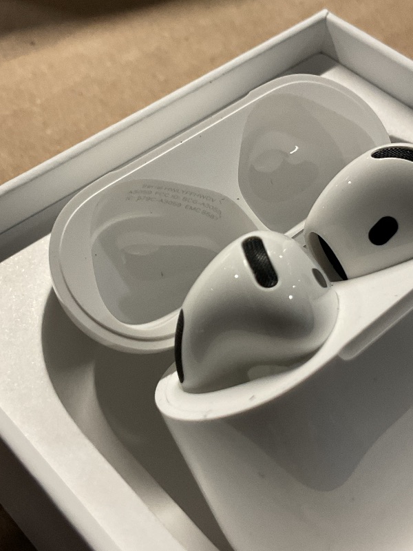 Photo 1 of ** FOR PARTS ONLY **
Apple AirPods 4 Wireless Earbuds, Bluetooth Headphones, with Active Noise Cancellation, Adaptive Audio, Transparency Mode, Personalized Spatial Audio, USB-C Charging Case, Wireless Charging, H2 Chip