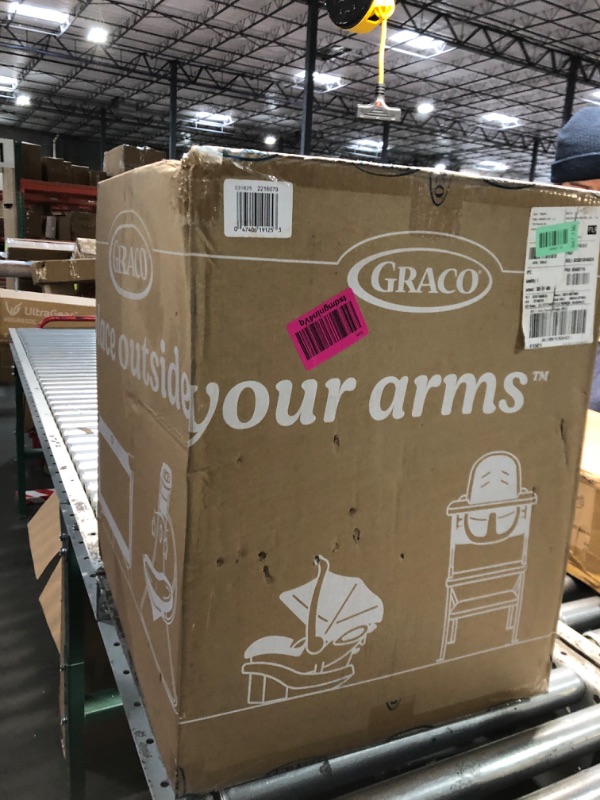 Photo 2 of Graco Extend2Fit Convertible Baby Car Seat, Rear and Forward Facing, Adjustable Extension Panel for Extra Legroom, Kenzie