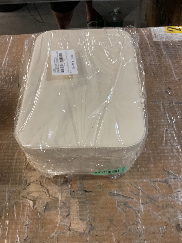 Photo 1 of [Bridal Makeup Bag with Mirror] Large-capacity travel makeup storage bag, with compartments and a free brush pouch, waterproof PU makeup bag, durable structure & portable design (White Style)