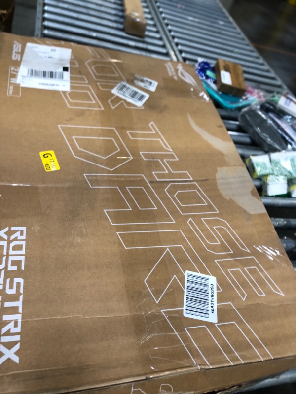 Photo 1 of ***DOSENT TURN ON***CAN BE USED FOR PARTS****ASUS ROG Strix 27” 4K HDR400 USB-C Gaming Monitor(XG27UCS)–UHD (3840 x 2160), 160Hz, 1ms, Fast IPS,130% sRGB,Extreme Low Motion Blur Sync, G-Sync Compatible, DisplayWidget, Tripod socket, 3yr warranty