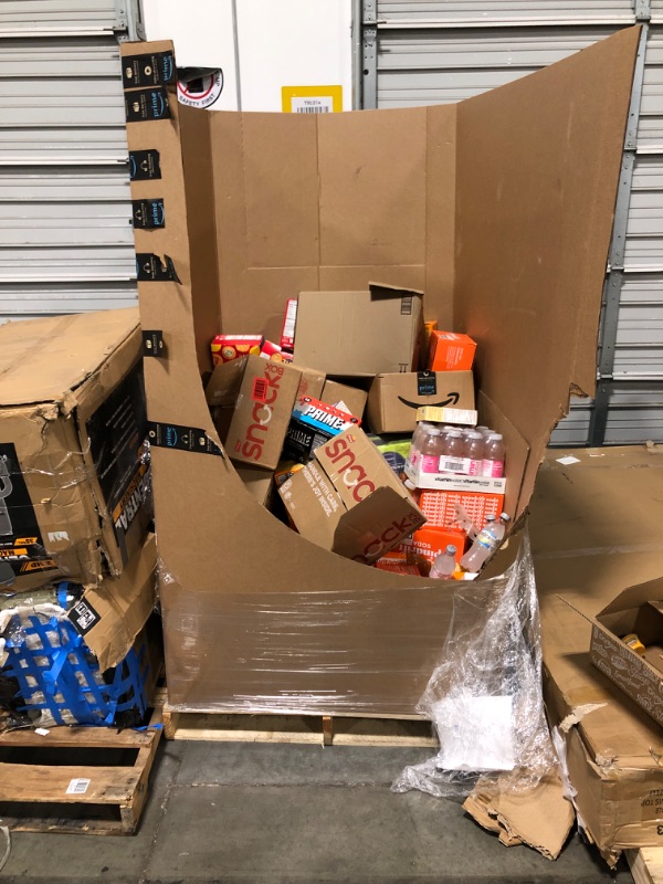 Photo 1 of *SOLD AS IS NO REFUND/ NO RETURN**
PALLET OF MIXED FOOD AND DRINKS. MAY BE (CLOSE TO) EXPIRED!