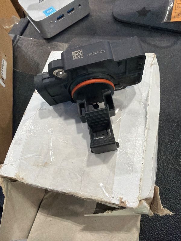 Photo 1 of **UNTESTED**
GM Genuine Parts 23256991 Mass Airflow Sensor