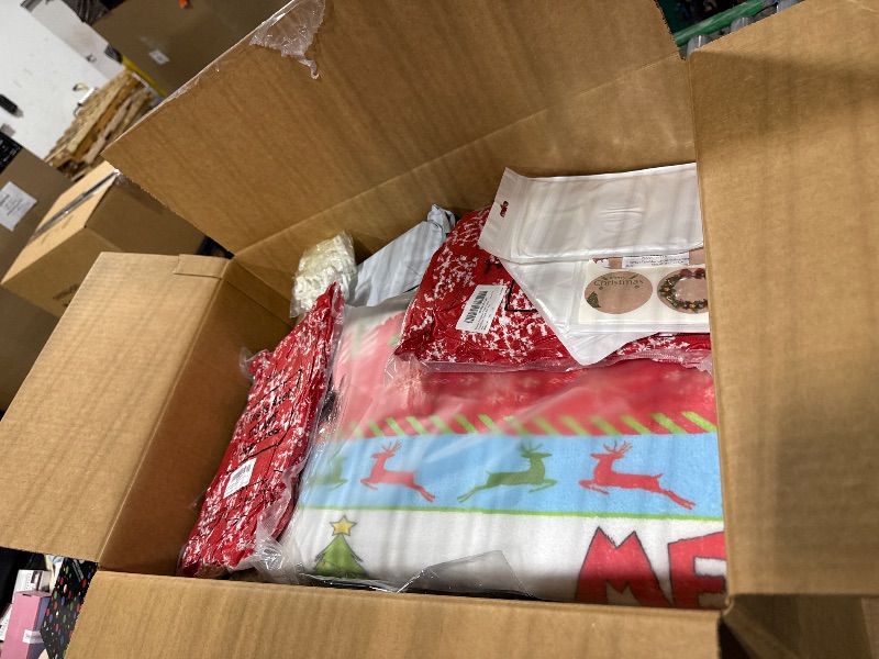 Photo 1 of *** AS IF \ FINAL SALE - NO RETURNS *** BUNDLE BOX OF MIXED ITEMS