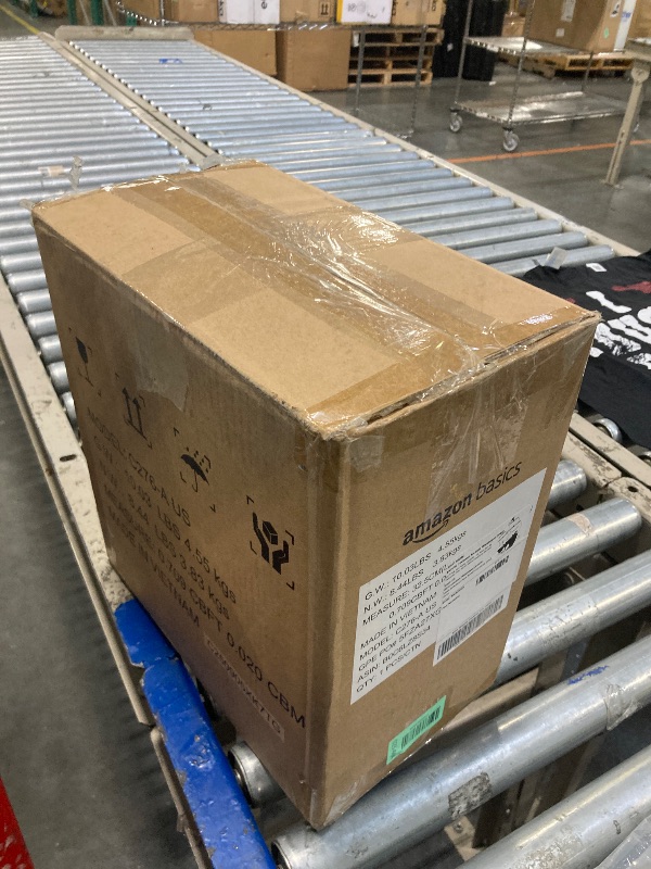 Photo 1 of ** USED** Amazon Basics 8-Sheet Cross Cut Paper Shredder and Credit Card Shredder - Black