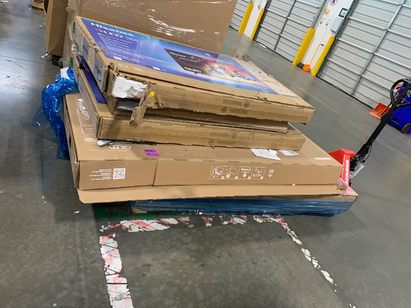 Photo 1 of **** BRING BIG TRUCK ITEM IS ON PALLET*** *****FINAL SALE ***** *** WHOLE SALE FOR PARTS *** PALLET OF 5 BROKEN TVS NON FUNCTIONAL SOLD FOR PARTS