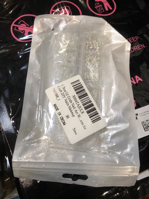 Photo 1 of 1 Box/12 Grids 12 Sizes White Flatback Pearls, Nail Art White Pearls Kit Nail Jewelry Manicure Bead Kit for Nails Design Cute Beads Fingernail Decorations for Craft DIY Nails Makeup