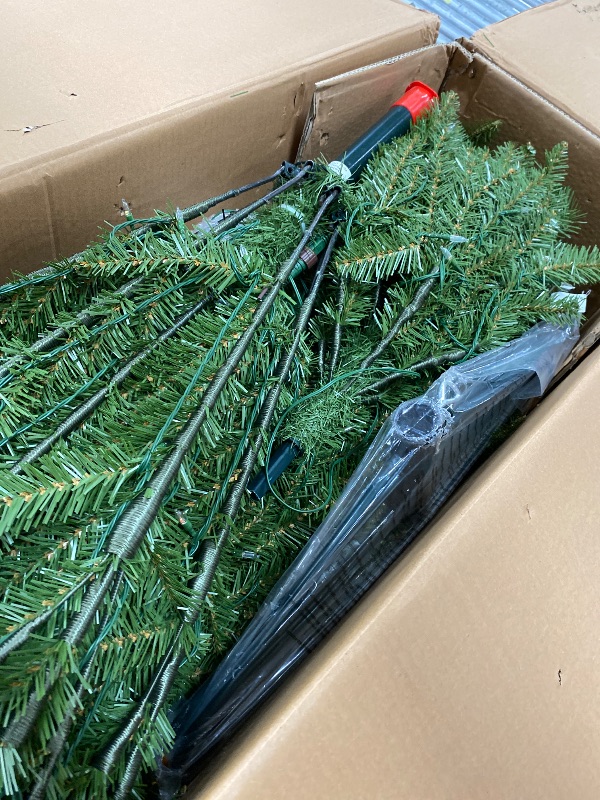 Photo 1 of (UNFUNCTIONAL) National Tree Company 7.5 ft Pre-Lit Dunhill Fir Artificial Christmas Tree, 700 LED Lights, 2,514 Tips, Foot Pedal, 10 Light Functions, Includes Stand, Green