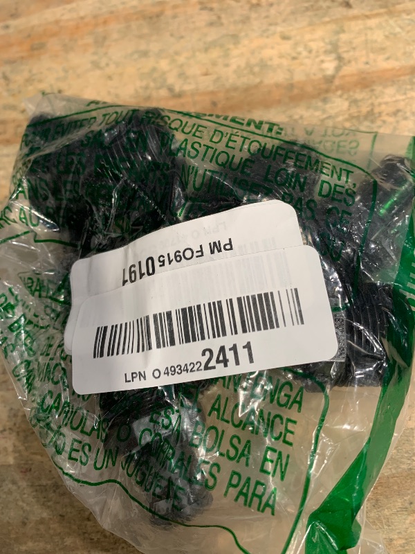 Photo 1 of 10 Pcs Head Pipe Riser 1/2 Inch MPT Double Male Pipes Thread Head Pipe Riser for Garden Lawn Irrigation System (1/2 male to 1/2 male straight coupling)