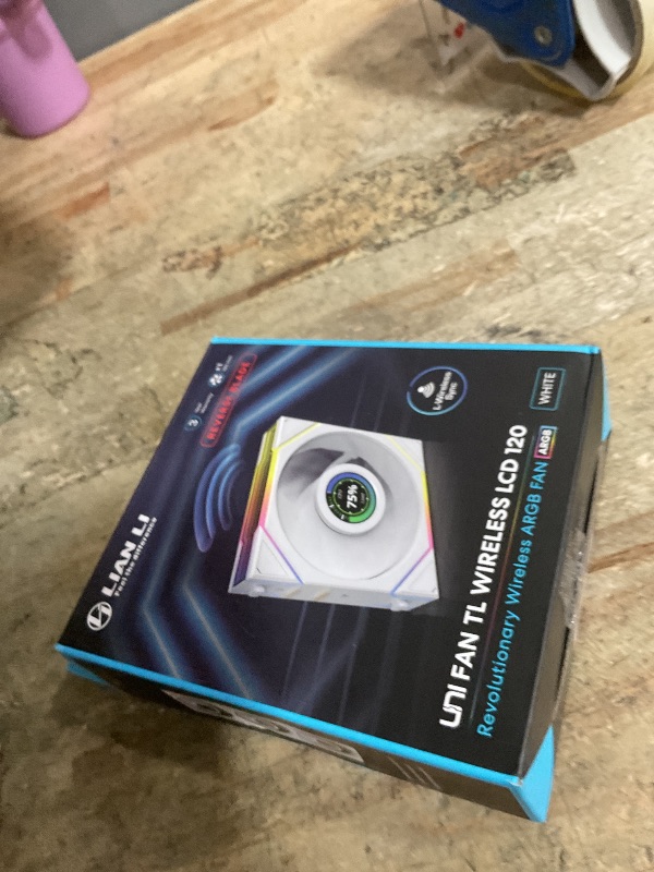 Photo 1 of ** NO LCD** Lian Li UNI Fan TL  Wireless 120-Single Pack (Reverse Blade)-2.4 GHz Wireless Signal ARGB Fan-Infinity Mirror-Daisy-Chain -Syncing Lighting-Controller NOT Included & Required - White (12RTLLCD1W1W)