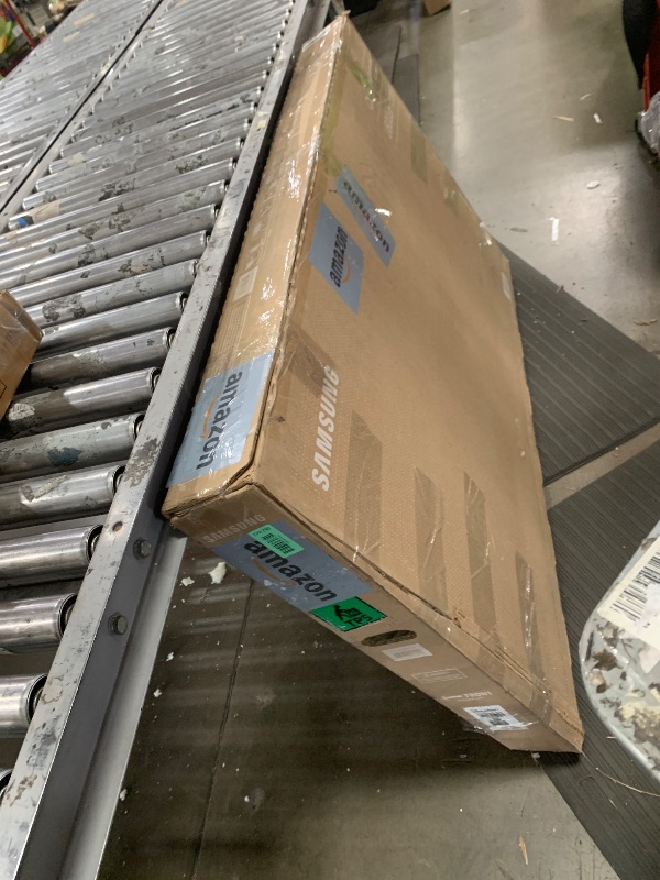 Photo 1 of *BROKEN SCREEN* Samsung 55-Inch Class Crystal UHD U8000F 4K Smart TV (2025 Model) Endless Free Content, Crystal Processor 4K, MetalStream Design, Knox Security, Compatible with Alexa