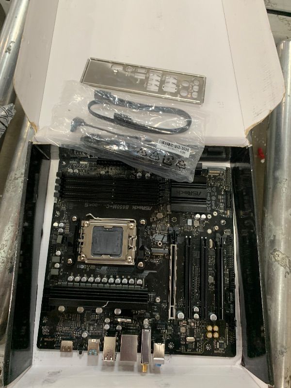 View 4 of ***MISSING HARDWARE*** MSI PRO B850-P WiFi Motherboard, ATX - Supports AMD Ryzen 9000/8000 / 7000 Processors, AM5 - DDR5 Memory Boost (8200+ MT/s OC), PCIe 5.0 x16 & 4.0 x16, M.2 Gen5, Wi-Fi 7, 5G LAN