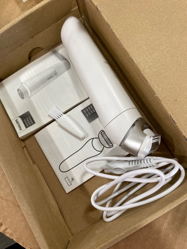 Photo 1 of ****SEE NOTES *****Philips Lady Shaver Series 8000 - Cordless, Wet & Dry Electric Shaver, 3-Blade Shaving System, Flexible Shaving Head, LED Light, for Face, Legs, Body & Bikini, 100 Mins. Runtime, Model BRL159/00