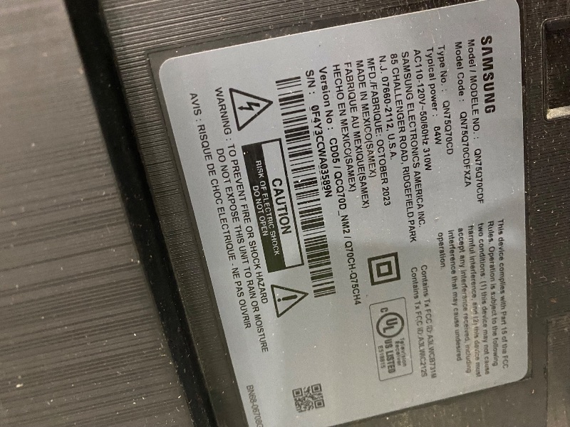 Photo 1 of **DAMAGED SCREEN*** Samsung 75-Inch Class QLED Q7F Series Samsung Vision AI Smart TV (2025 Model, 75Q7F) Quantum HDR, Object Tracking Sound Lite, Q4 AI Gen1 Processor, 4K upscaling, Gaming Hub, Alexa Built-in