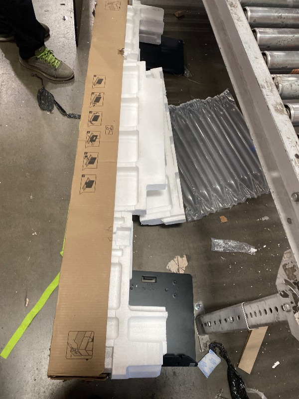 Photo 1 of ****PARTS ONLY!!!****
(scratches, used as parts//) SAMSUNG 77-Inch Class OLED S95F 4K Glare Free Smart TV (2025 Model) NQ4 AI Gen3 Processor, OLED HDR Pro, Motion Xcelerator 164Hz, Dolby Atmos, Samsung Vision AI, Alexa Built-in