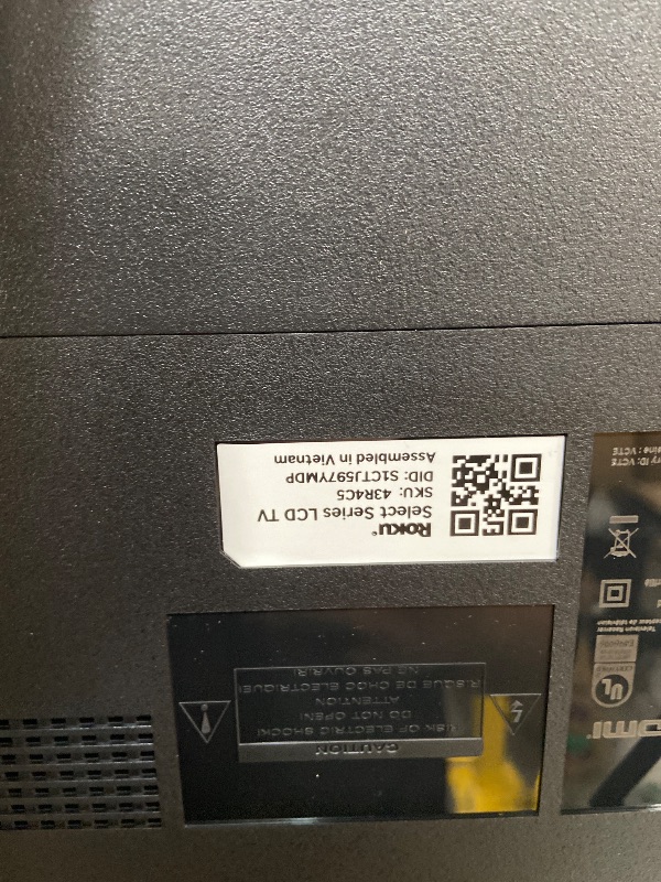 Photo 1 of *not working * Roku Smart TV 2025 – 43-Inch Select Series, 4K HDR TV – RokuTV with Enhanced Voice Remote – Flat Screen LED Television with Wi-Fi for Streaming Live Local News, Sports, Family Entertainment