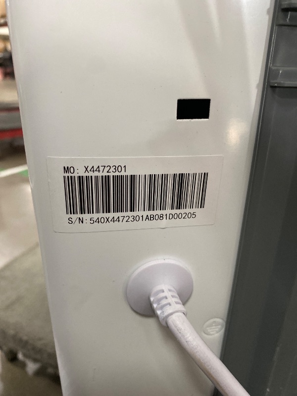 Photo 1 of *************FOR PARTS ONLY- MASSIVE DENT ON FRONT OF UNIT*************
BLACK+DECKER 3.0 Cu. Ft. Portable Washer, 26.5 lb. Capacity Washing Machine, 6 Cycles, Quick Connect Sink Adapter and Drain Hose Included, Transparent Lid & LED Display, BPW30MW, Whit