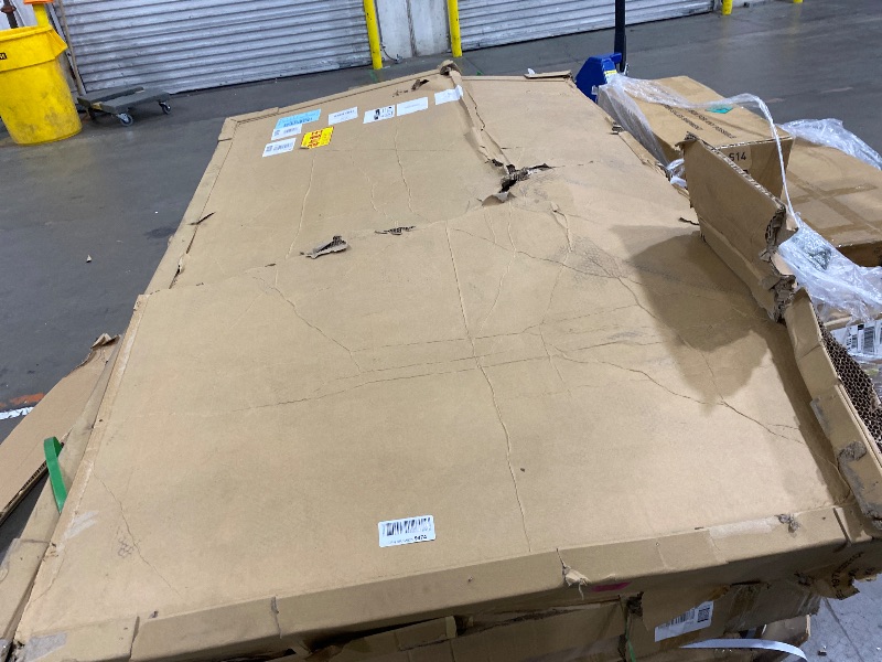 Photo 1 of *************SEE NOTES BEFORE BID**************
All-in-One Rooftop Tent - Roof top Tent with Roof Rack and Roof Terrace and Car Awaning for Van Jeep SUV Truck Car Tents for Camping,Waterproof, Windproof, Sturdy,3-4 People