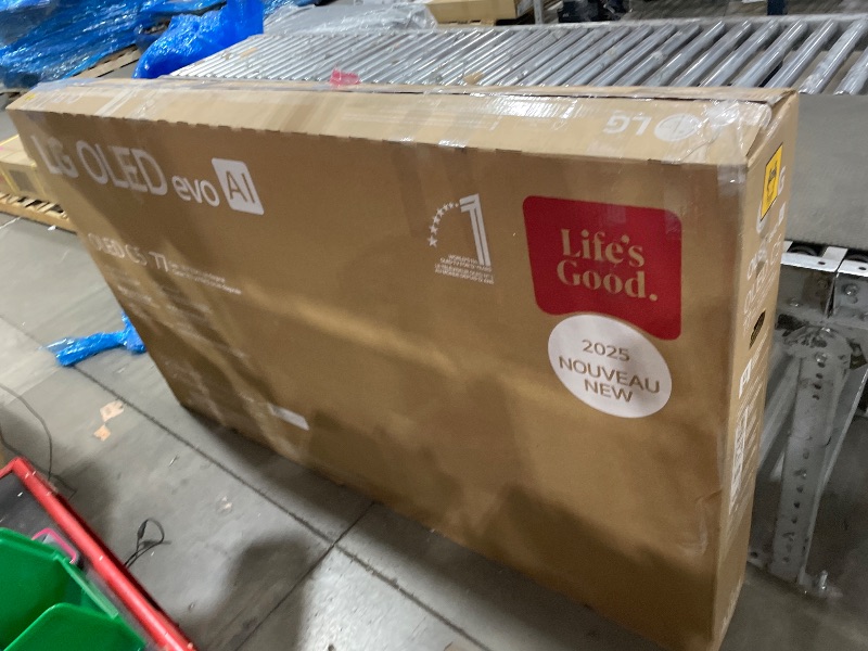 Photo 1 of **PARTS ONLY ***LG 77-Inch Class OLED evo AI 4K C5 Series Smart TV w/Dolby Atmos, Dolby Vision, HDR10, AI Super Upscaling 4K, Filmmaker Mode, Wow Orchestra, Alexa Built-in (OLED77C5PUA, 2025)
