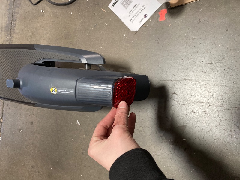 Photo 1 of **BACK BRAKE LIGHT IS DAMSGED**Segway Ninebot Max G3 Electric Scooter, 28 mph Top Speed w/ 50 Miles Max Range, 2000W Peak Motor, Dual Hydraulic Suspension, Fast Charging Scooter for Adults and Teens, UL-2272 2271 Certified