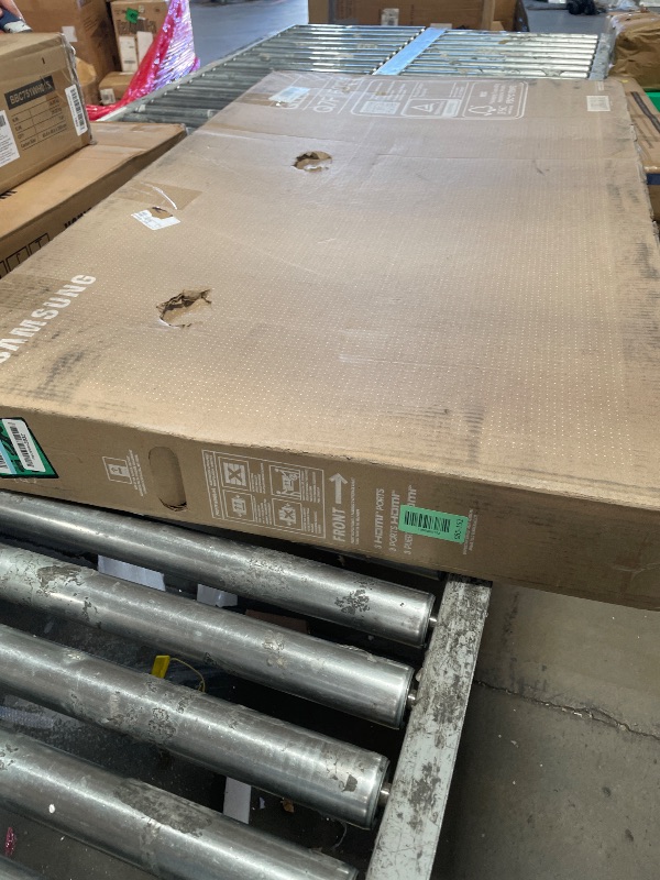 Photo 1 of **HEAVIKY DAMGED SCREEN, FOR PARTS ONLY**Samsung 50-Inch Class QLED Q7F Series Samsung Vision AI Smart TV (2025 Model, 50Q7F) Quantum HDR, Object Tracking Sound Lite, Q4 AI Gen1 Processor, 4K upscaling, Gaming Hub, Alexa Built-in