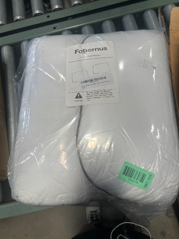 Photo 1 of ** Stock photo for reference** Fabornus Luxury Hypoallergenic Sleeping Bed Pillows - Soft and Supportive - Premium Down Alternative Fill - Ideal for Side, Back, and Stomach Sleepers Queen Size Set of 2