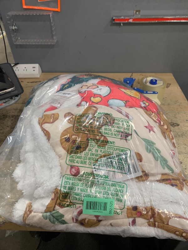 Photo 1 of *** PARTIAL SET *** 4 Pcs Christmas Sherpa Throw Blankets for Couch Bed Sofa Xmas Fleece Throw Blankets Soft Warm Christmas Decorations Cozy Fleece Fuzzy for Xmas Winter Holiday(50 x 60 Inches,Santa Style)