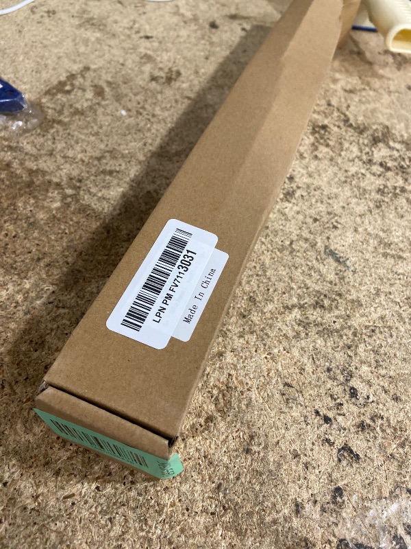 Photo 1 of 100Pcs Pampas Grass Boho Home Decor 17 inch Natural Dried Flowers-Pampas Grass Contains Bunny Tails White Pampas Brown Pampas.Boho Decor for Farmhouse Wedding Boho Wall Bathroom Office Kitchen…