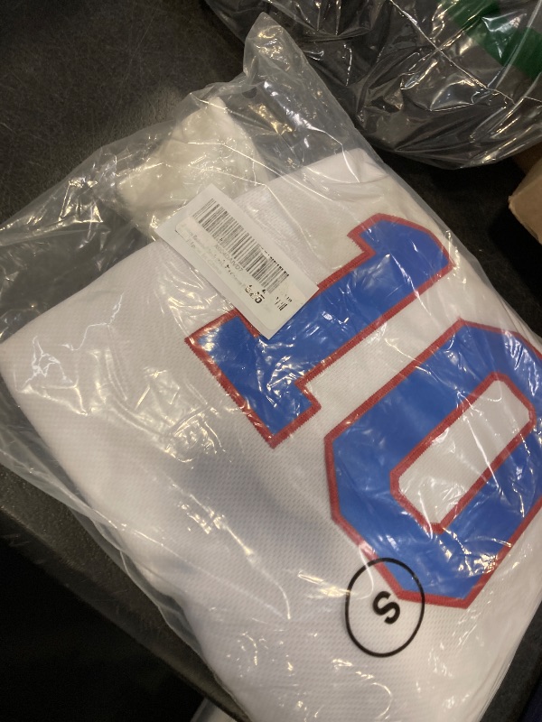 Photo 1 of Mens #10 Basketball Jersey S