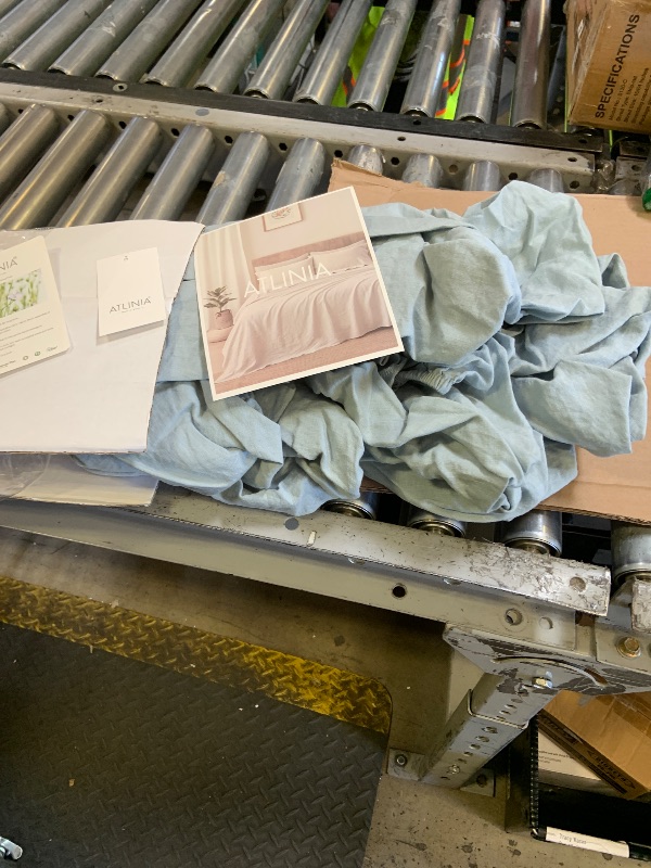 Photo 1 of 100% Linen Bedding Sheet Set
