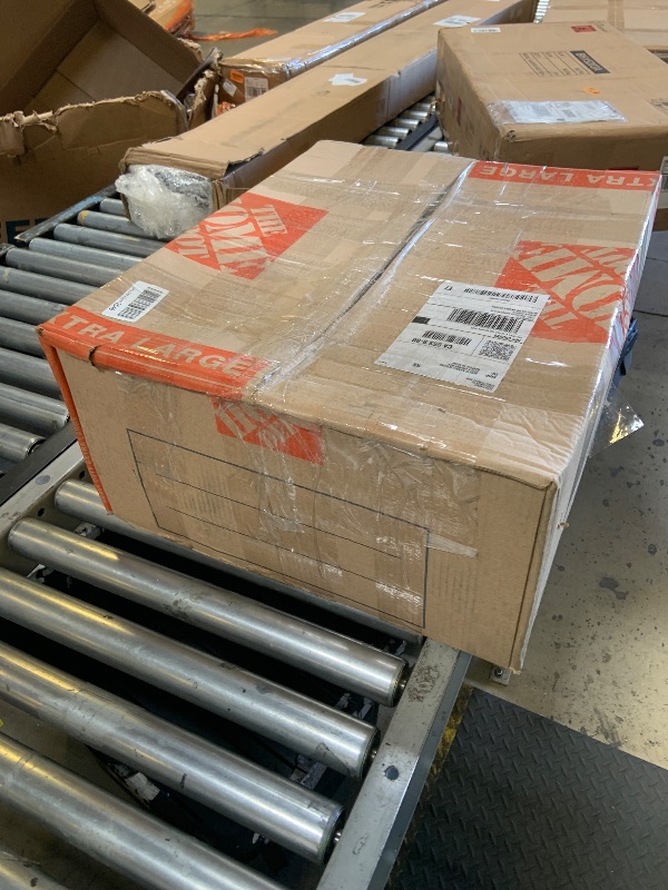 Photo 1 of TRQ Front Lower Control Arm with Ball Joint Set Compatible with 1999-2006 Chevrolet Silverado 1500 2007 Silverado 1500 Classic GMC Sierra 1500 Sierra 1500 Classic