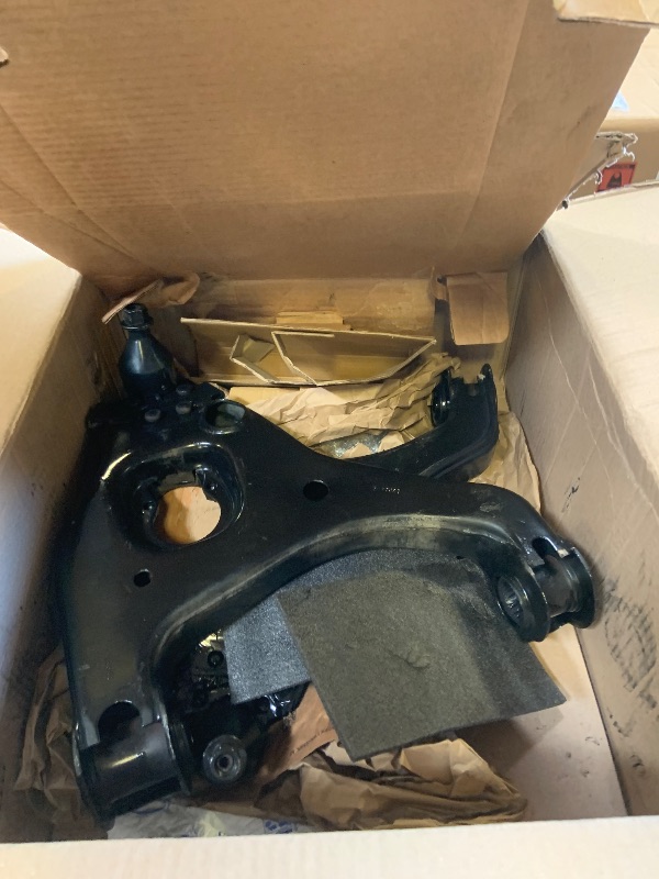 Photo 1 of TRQ Front Lower Control Arm with Ball Joint Set Compatible with 1999-2006 Chevrolet Silverado 1500 2007 Silverado 1500 Classic GMC Sierra 1500 Sierra 1500 Classic