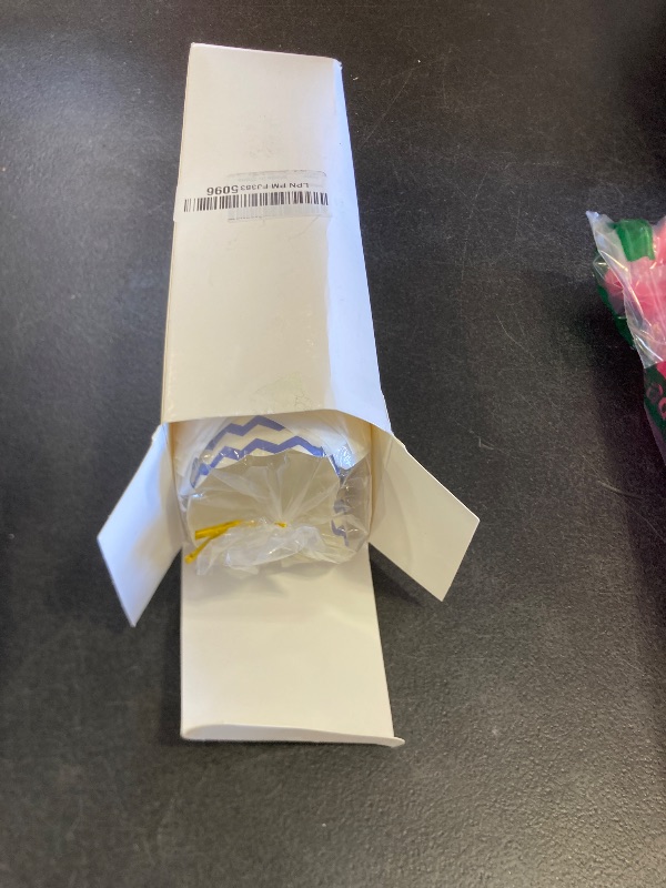 Photo 1 of 200pcs White Tulip Cupcake Liners for Baking Cups, Premium Parchment paper Tulip Muffin Liners, Greaseproof Cupcake Wrapper for Party, Christmas by JIRNGLA