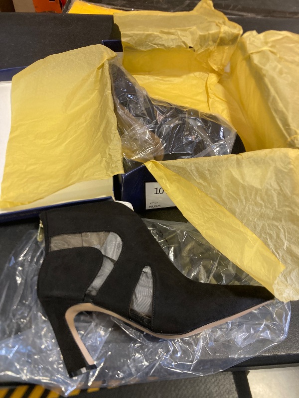 Photo 1 of Adrienne Vittadini Womens Nuss Flared Heel Booties
size 10